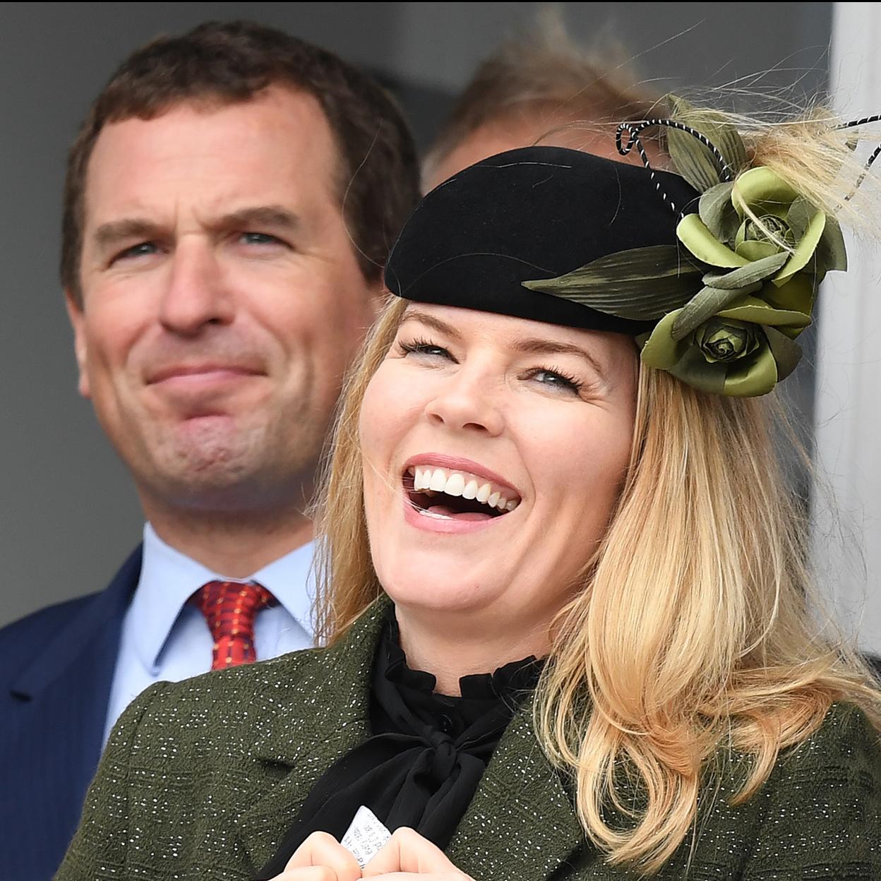 Autumn Phillips y su ex marido, el niero de la reina Isabel II. Si quieres ver ima´ensd e la bvida de la reina, pincha en la foto.