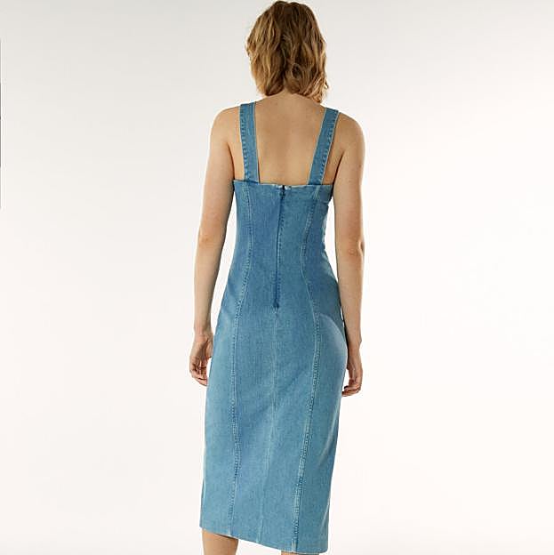 Imagen principal - Tres vestidos camiseros tan favorecedores que te solucionan la maleta de verano