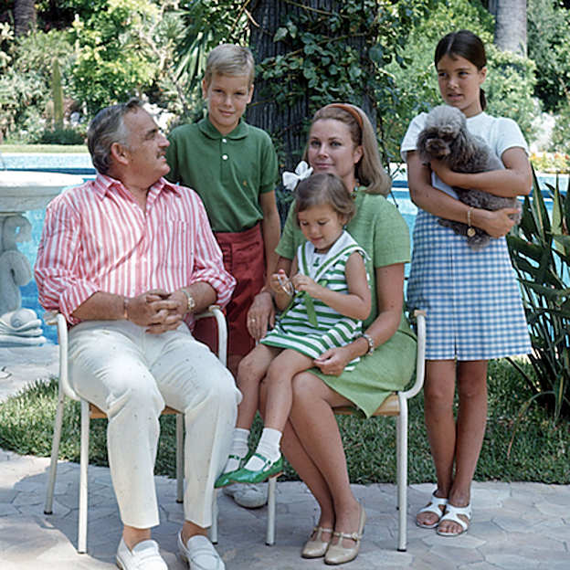 Anónimos e ilegítimos: así es la tercera generación de royals de la familia real de Mónaco, incluidos los hijos secretos de Estefanía y Alberto