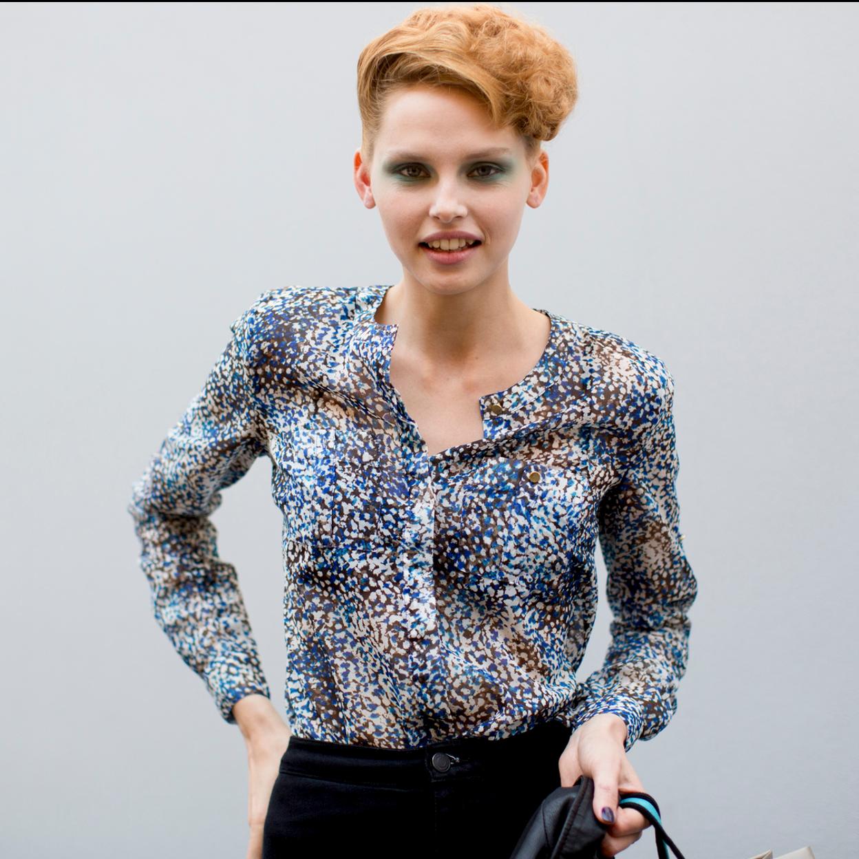 Pincha en la imagen para descubrir las camisas y blusas oversize que le van a dar un toque rejuvenecedor a tus looks.