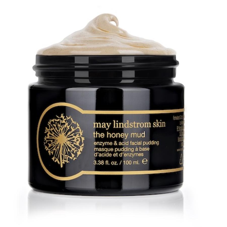 Este producto es un esencial para evitar la aparición de pequeños pliegues y arruguitas en la zona de la mirada. Escalante recomienda utilizarlo tanto por la mañana como por la noche y destaca que se trate de “un producto específico para hidratar la zona”. (Contorno de ojos Origins de Koconoi, 19,95 euros). 