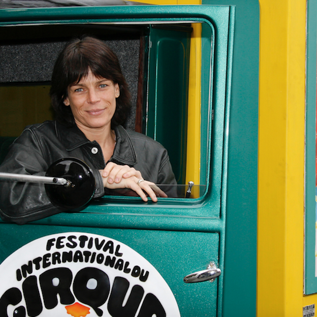 Pincha en la foto para ver los momentos decisivos de la vida de Estefanía de Mónaco: de la muerte de su madre al nacimiento de sus hijos (sin dejarnos su disco de oro y su vida en el circo).