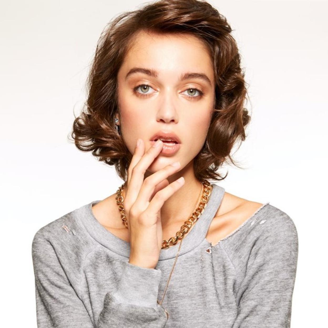 Pincha en la imagen para conocer las mejores bases de maquillaje ligeras e invisibles para aguantar (y superar) las altas temperaturas. 