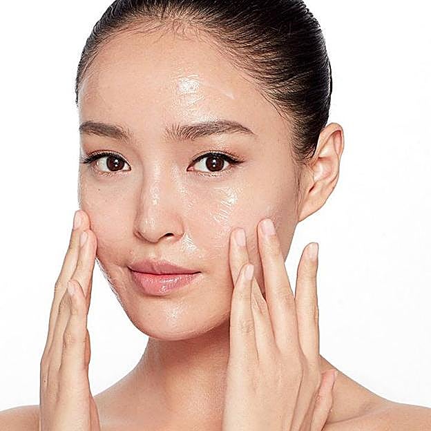 Esta mascarilla facial promete los increíbles beneficios de un tratamiento de crioterapia en casa para una piel super rejuvenecida