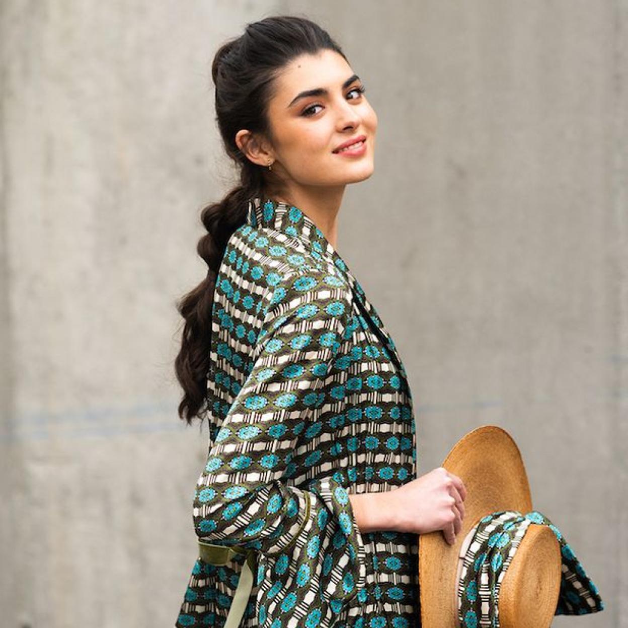 De la coleta burbuja a la cola baja: Pincha en la imagen para ver las mil versiones del peinado más favorecedor y fresco del verano.