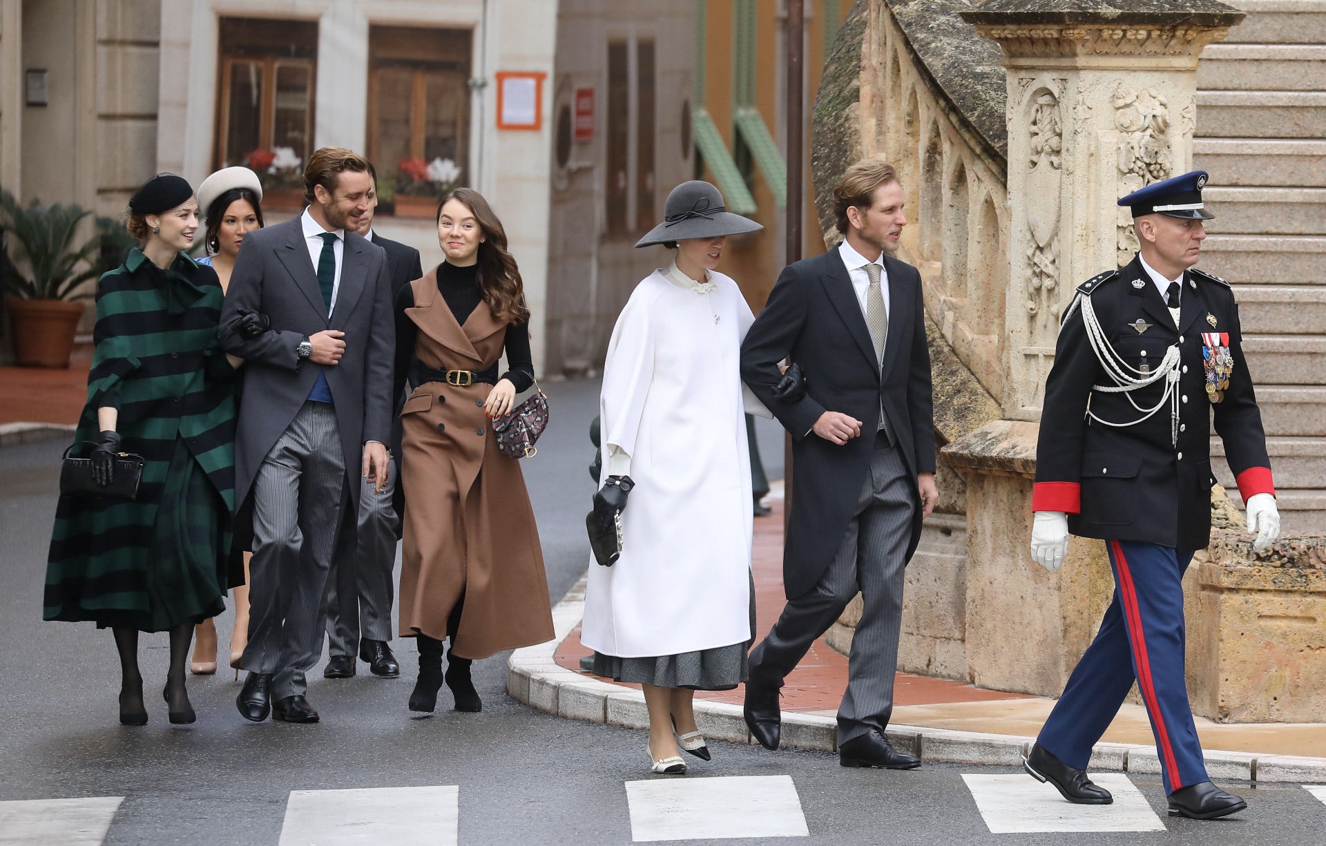 Eso sí, cuando toca vestir formal, Tatiana Santo Domingo domina los códigos de estilo a la perfección. En la imagen, derrochando estilo en tonos neutros y vestida de Dior en el Día Nacional de Mónaco de 2019.