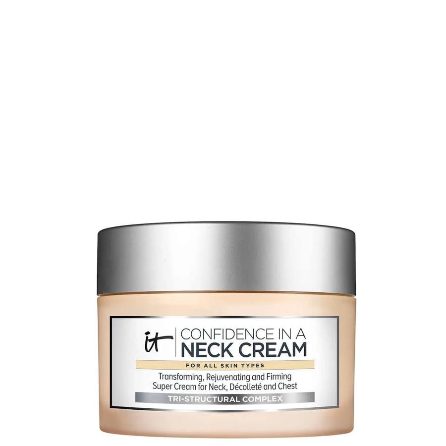 Una crema repleta de péptidos, colágeno, ceramidas, ácido hialurónico, extracto de algas y mateca de karité. Da firmeza, aporta una intensa hidratación (por los humectantes), refuerza la barrera cutánea, suaviza y rellena la piel del cuello. Ligera, refrescante y no aporta grasa.