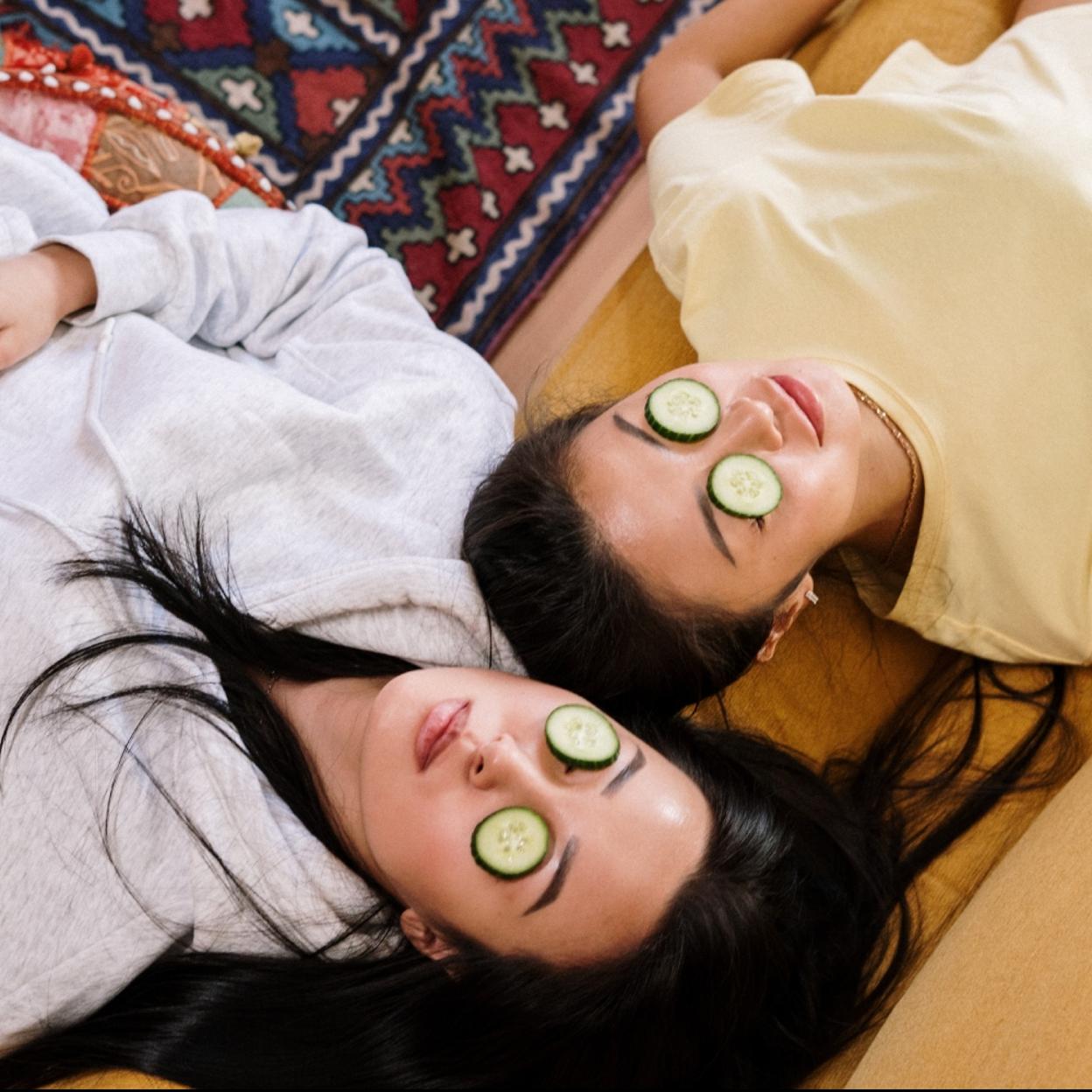 Pincha en la imagen para conocer las diez mejores cremas para eliminar las manchas e iluminar la piel. 