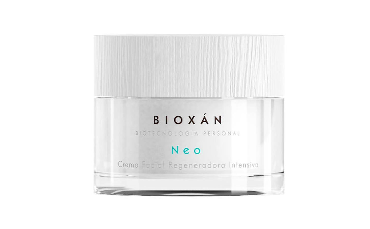 Crema facial regeneradora con efecto ultra-antioxidante, hidrata intensamente y ayuda a regenerar el aspecto de la piel de forma notable. Formulada con principios activos únicos, como las vitaminas C y E, que le confieren una textura fluida sin dejar rastro de grasa en la piel. Reduce visiblemente las líneas de expresión y arrugas. Indicada para todo tipo de pieles que presenten un estado de la piel dañada y/o maltratada por efectos de tratamientos médicos, químicos o enfermedades no infecciosas de la piel y que necesiten una cura regenerativa intensa, así como aquellos que deseen mejorar el estado y aspecto de la piel del rostro. Consíguela en la web de Bioxán por 63,60 euros.