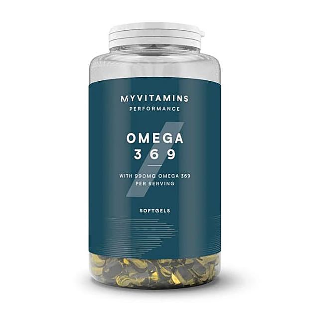 Las Cápsulas blandas de Omega 3-6-9 de Myvitamins (11,99 euros) son un equilibrio de ácidos grasos omega de origen natural. Con EPA y DHA, son unas cápsulas blandas que pueden ayudar a reforzar la salud del corazón y la tensión arterial. También son una buena fuente de vitamina E, conocida por sus propiedades antioxidantes.