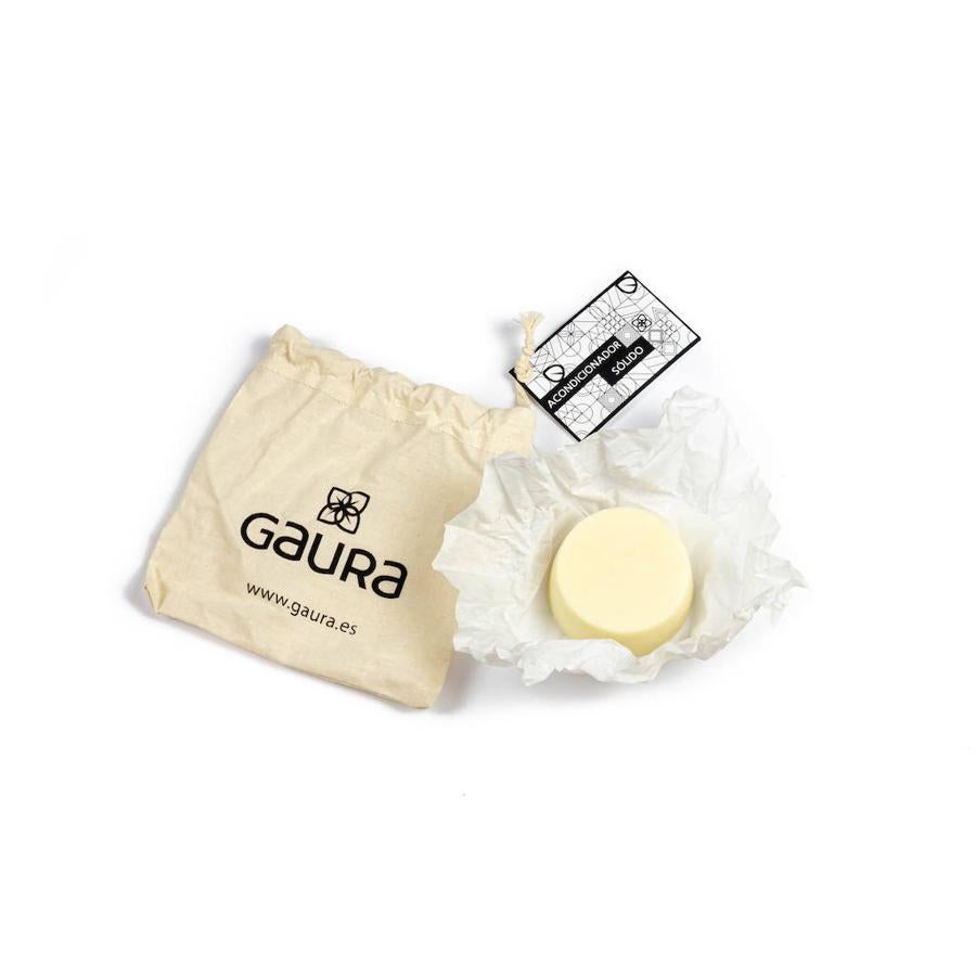 Las gamas de productos sólidos para el cabello no están solamente disponibles en champús, cada vez son más las marcas que incorporan acondicionadores para crear una rutina completa. ¿Qué tiene este de especial? Es una firma Made in Spain y este acondicionador además de suavizar el pelo se puede utilizar en el cuerpo. (15,90 euros) 