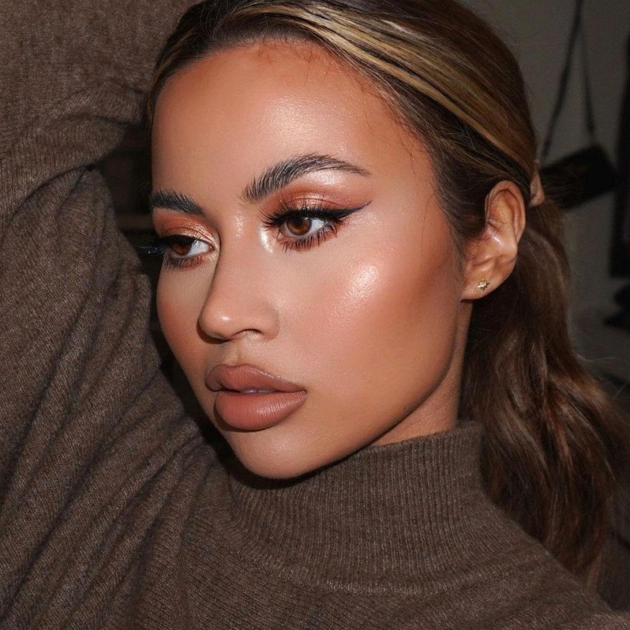 Pincha en la imagen para conocer los ocho lápices de cejas para conseguir un efecto microblading en tu propia casa. 