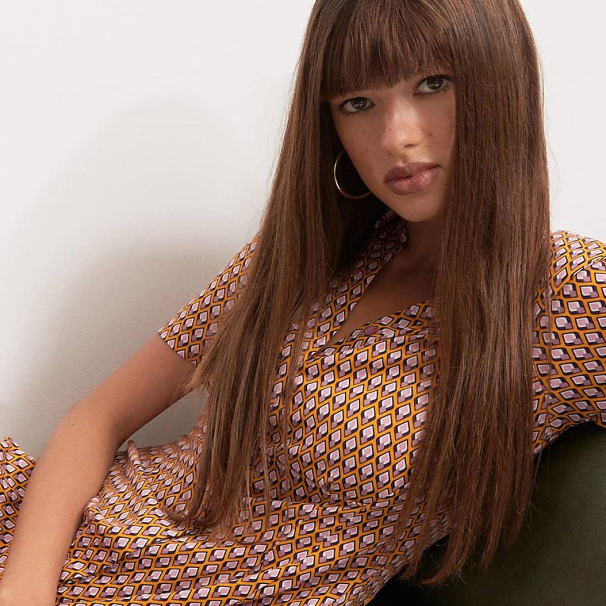 Vestido, chaleco, pantalones... Pincha en la imagen para ver el estampado estilo años 70 que se ha apoderado de la nueva colección de Stradivarius (y lo vas a querer todo).