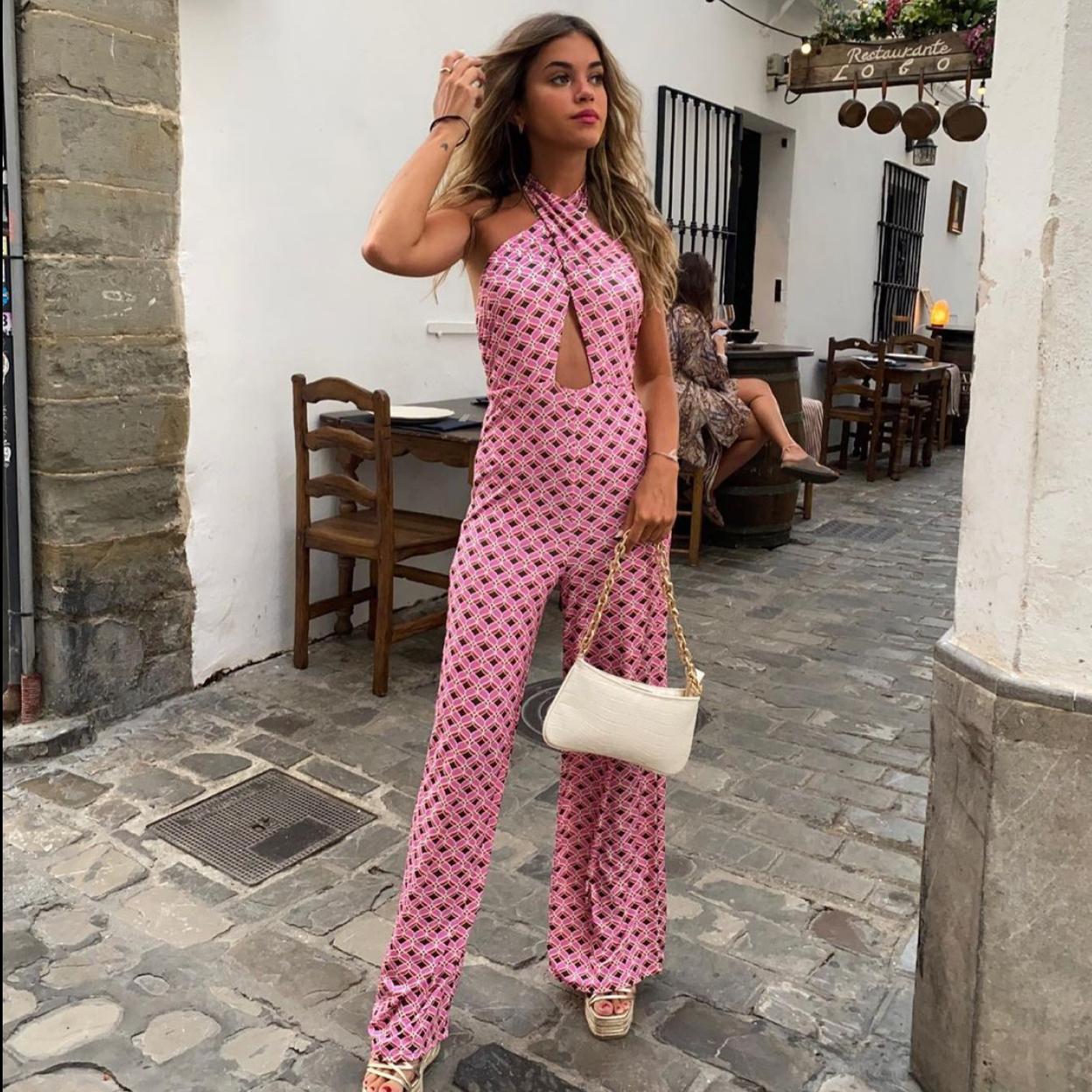 Pincha en la foto para ver 15 pantalones cortos que te harán las piernas más largas y no podrás quitarte este verano.