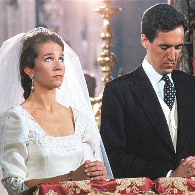 La infanta Elena y Jaime de Marichalar el día de su boda en Sevilla.
