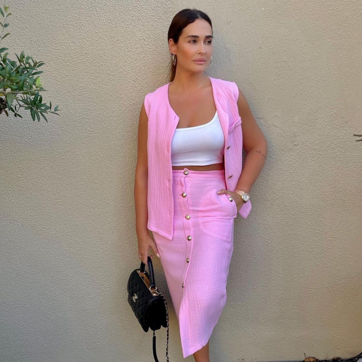 Pincha en la foto para ver 7 faldas midi de Zara que son nuestra prioridad. 