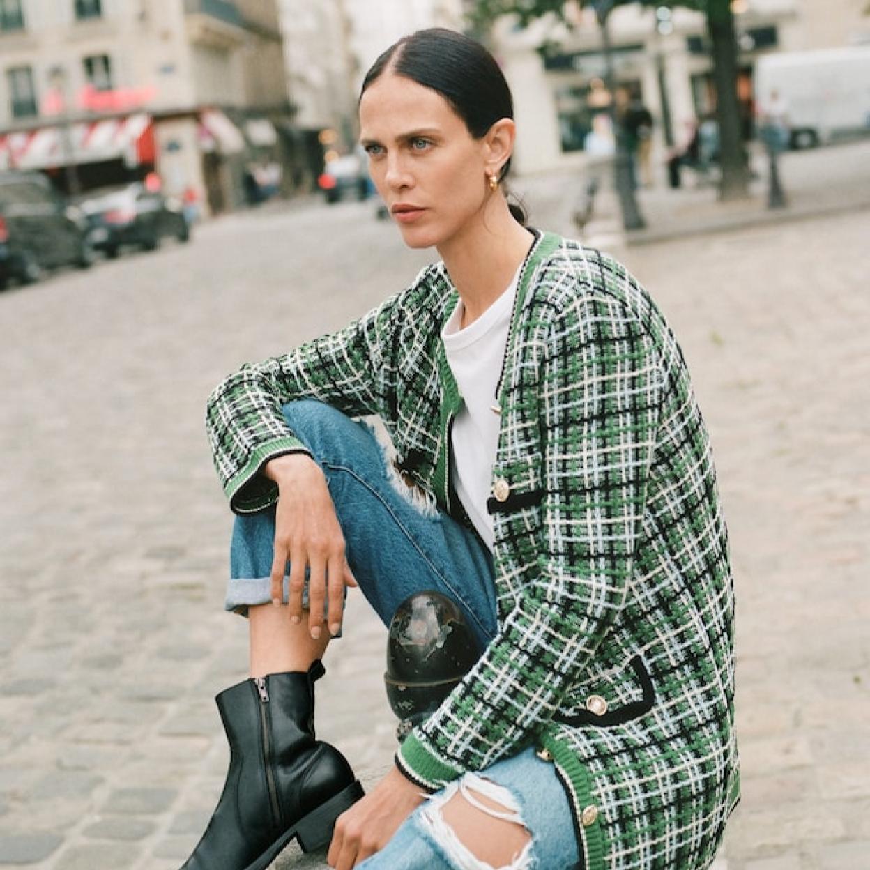 Pincha en la imagen para descubrir la prenda que no puede faltar en tu armario de entretiempo para poner color en tus estilismos, una camisa verde.