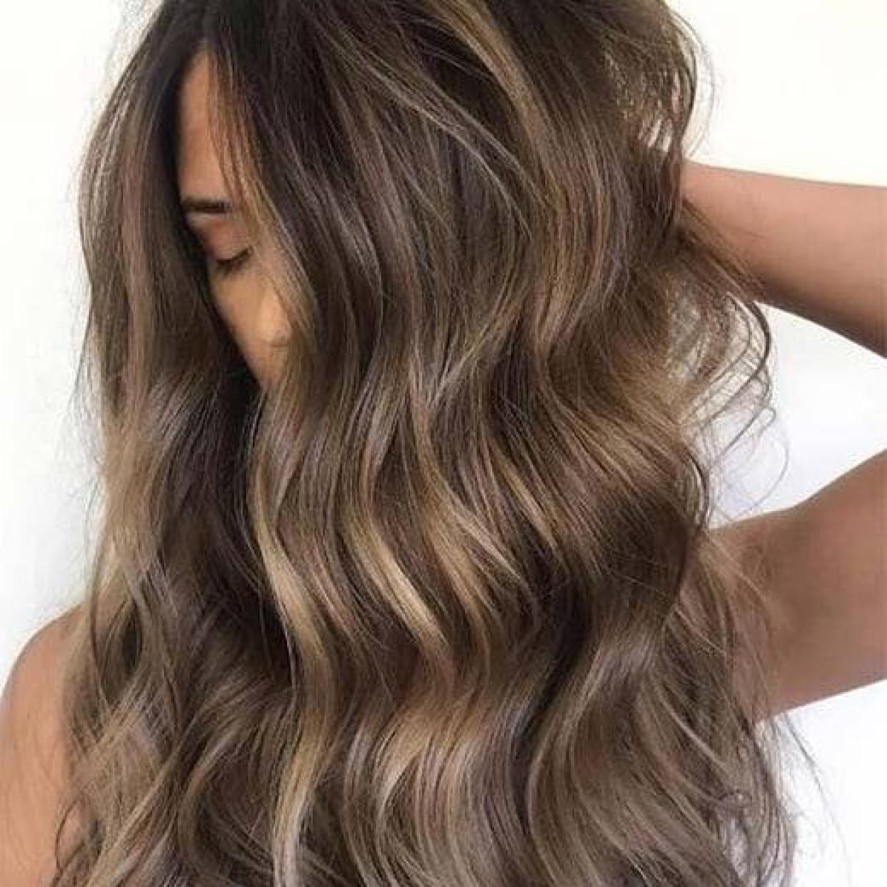 Pincha en la foto para ver los productos para que el pelo teñido luzca brillante y con un color vivo y duradero