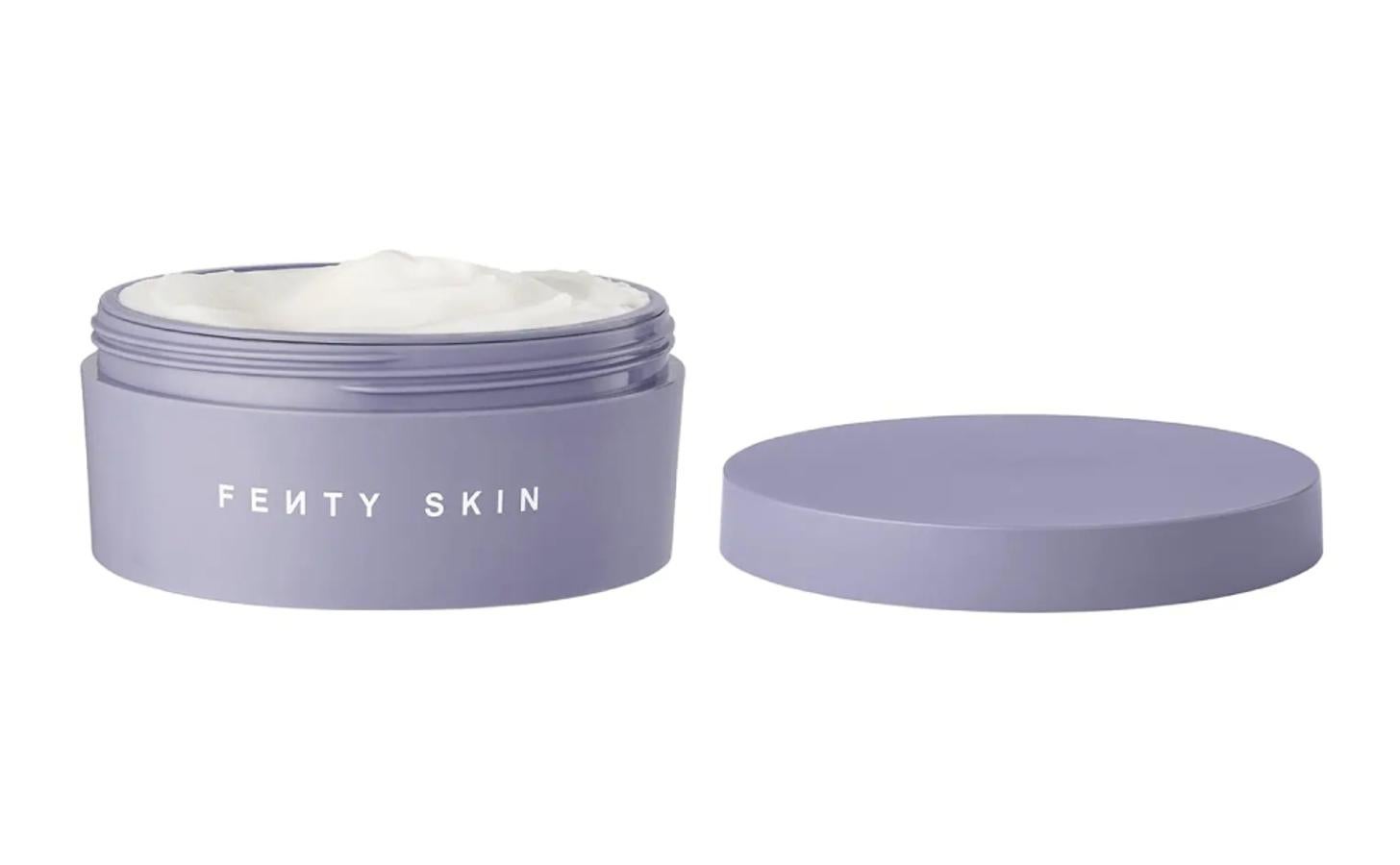 Su combinación de mantecas tropicales se derrite instantáneamente en la piel, mientras que su fascinante cóctel de aceites ultra lujosos nutre intensamente la piel. También compuesta de glicerina, un ingrediente milagroso que ayuda a mantener un alto nivel de hidratación, esta crema cremosa dejará tu piel suave y satinada, dándole un brillo duradero. Encuéntrala en Sephora por 33,99 euros.