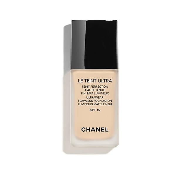 Base de maquillaje mate luminosa Le Teint Ultra de Chanel. 7 tonos disponibles para cada tipo de piel. (52 euros).