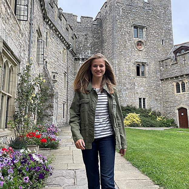 Por qué la fantasía juvenil del internado estilo Hogwarts y Torres de Mallory vuelve gracias a la princesa Leonor (y a las fiestas que más envidia dan en Instagram)