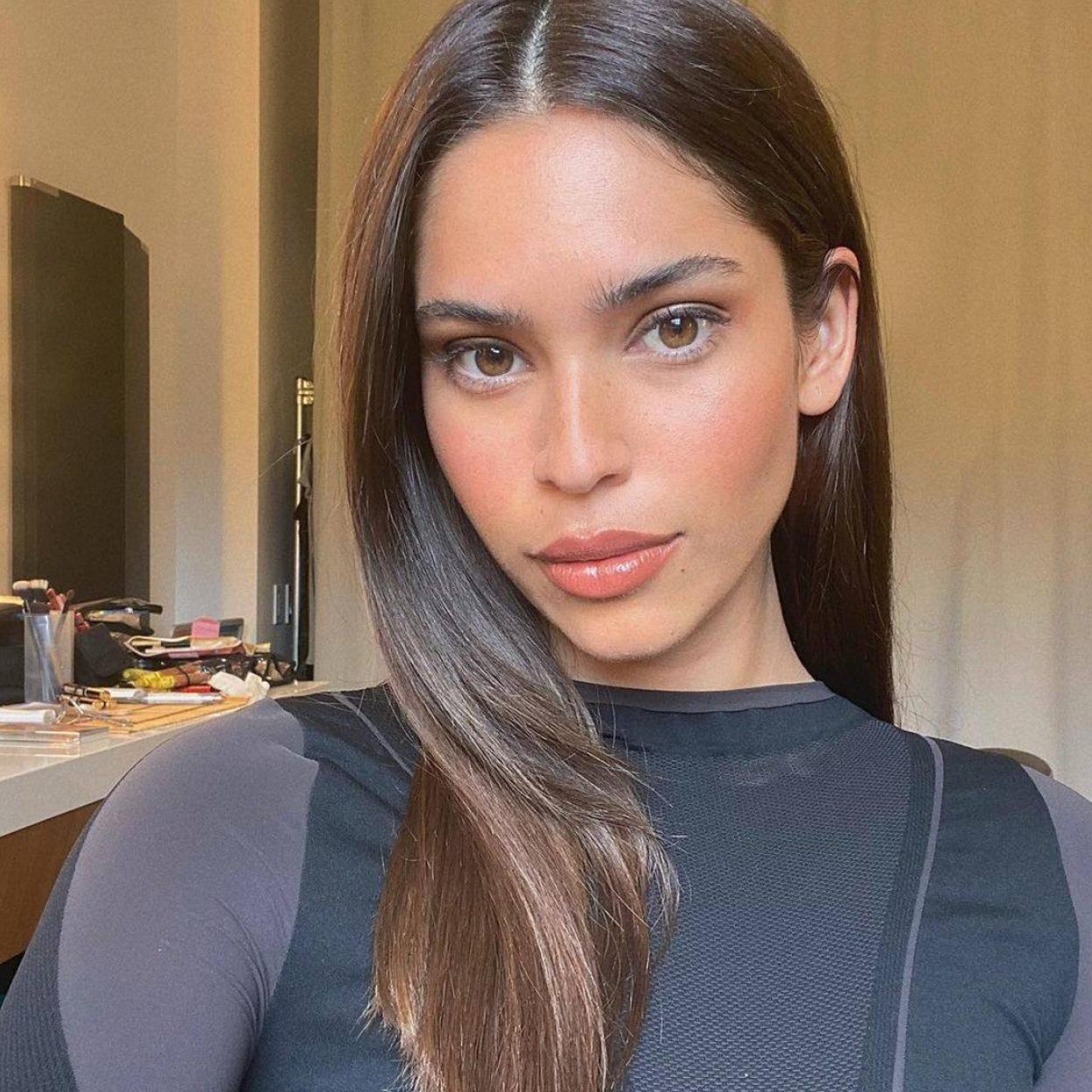 Pincha en la imagen para descubrir los mejores ingredientes como el ácido tranéxamico, la vitamina C y la niacinamida: la cominación de activos perfecta para una piel lisa, luminosa y rejuvenecida a partir de los 40