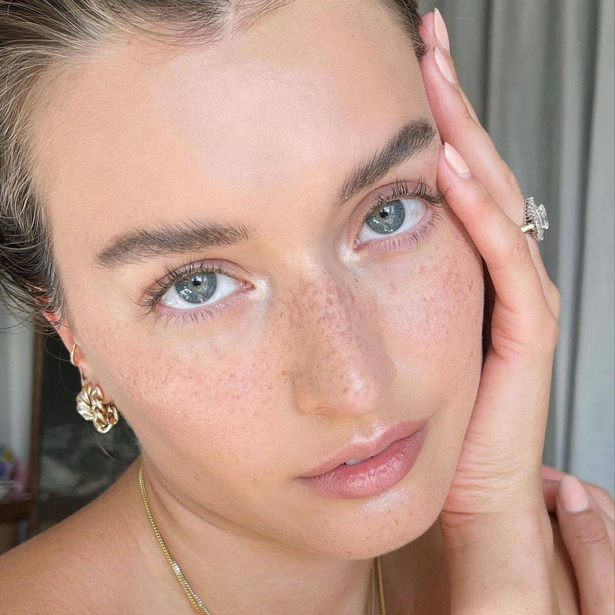 Pincha en la imagen para ver Las mejores combinaciones de cremas de ojos y correctores para una mirada despierta, iluminada y joven