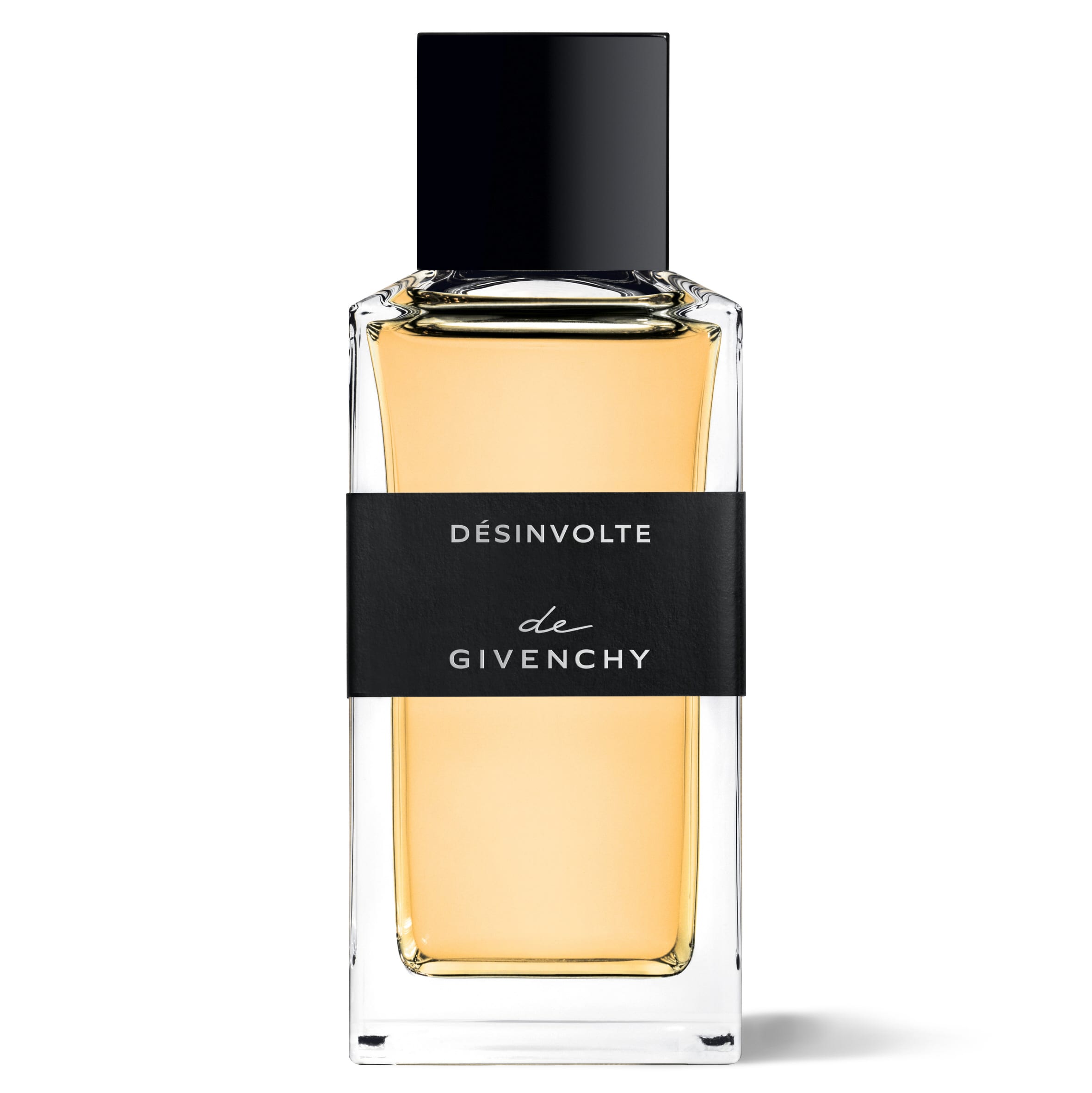 Desinvolté Eau de Parfum de Givenchy. El décimo perfume de la firma inspirada en la personalidad sofisticada de Hubert de Givenchy. Una fragancia refinada que combina cuatro ingredientes emblemáticos utilizados por la perfumería de la maison: rosa de Damasco, esencia de pachulli, vetiver de Haití y Ambrox. (199 euros).