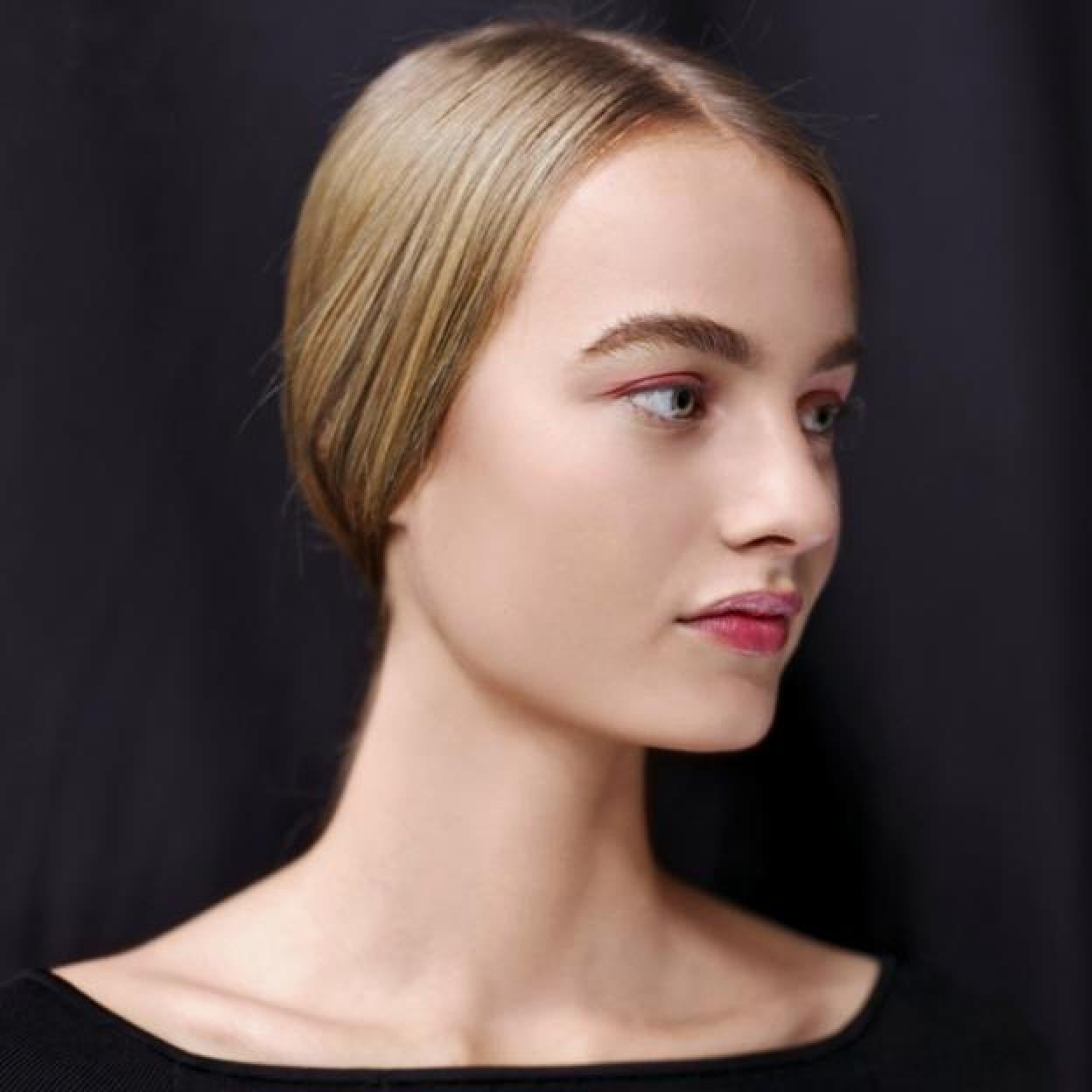 Pincha en la imagen para conocer las mejores cremas baratas con vitamina C para recuperar el brillo de tu piel. 