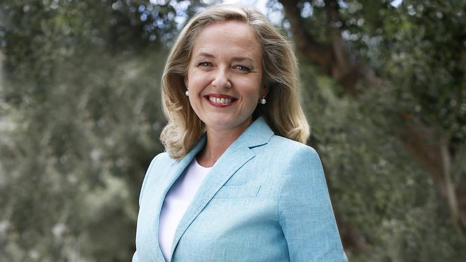 Nadia Calviño, vicepresidenta primera del Gobierno: «Con Carmen Calvo he tenido la oportunidad de charlar este verano de manera más calmada después de este periodo tan intenso»