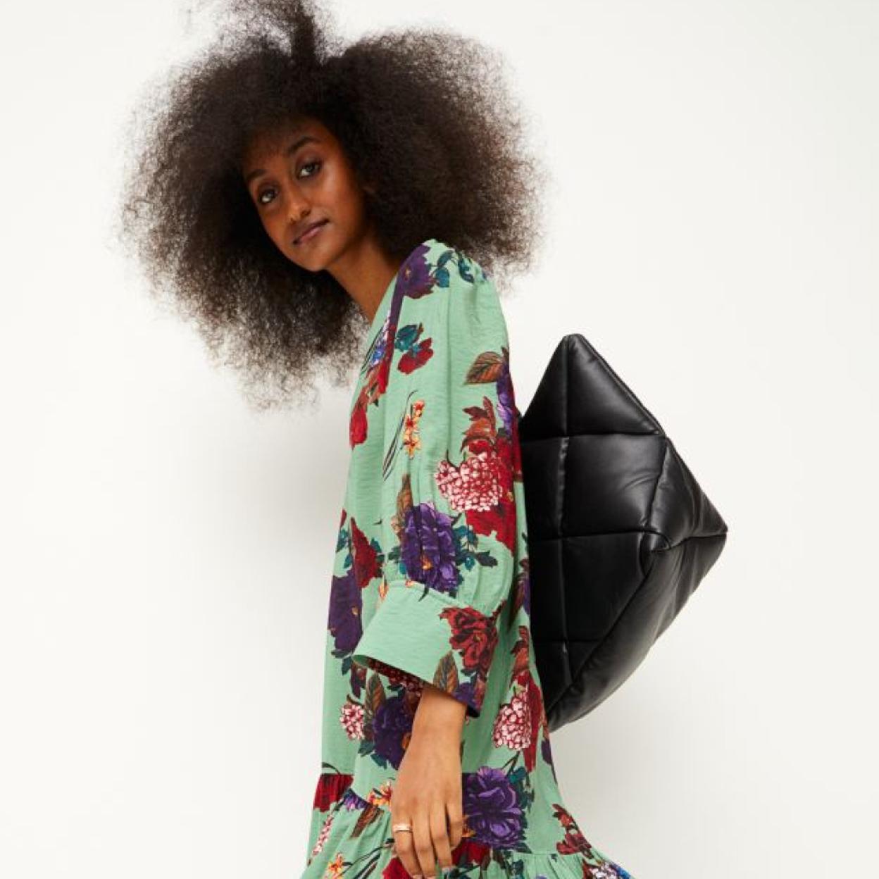 Pincha en la imagen para descubrir los jerséis de punto perfectos para tus looks de otoño con pantalones.