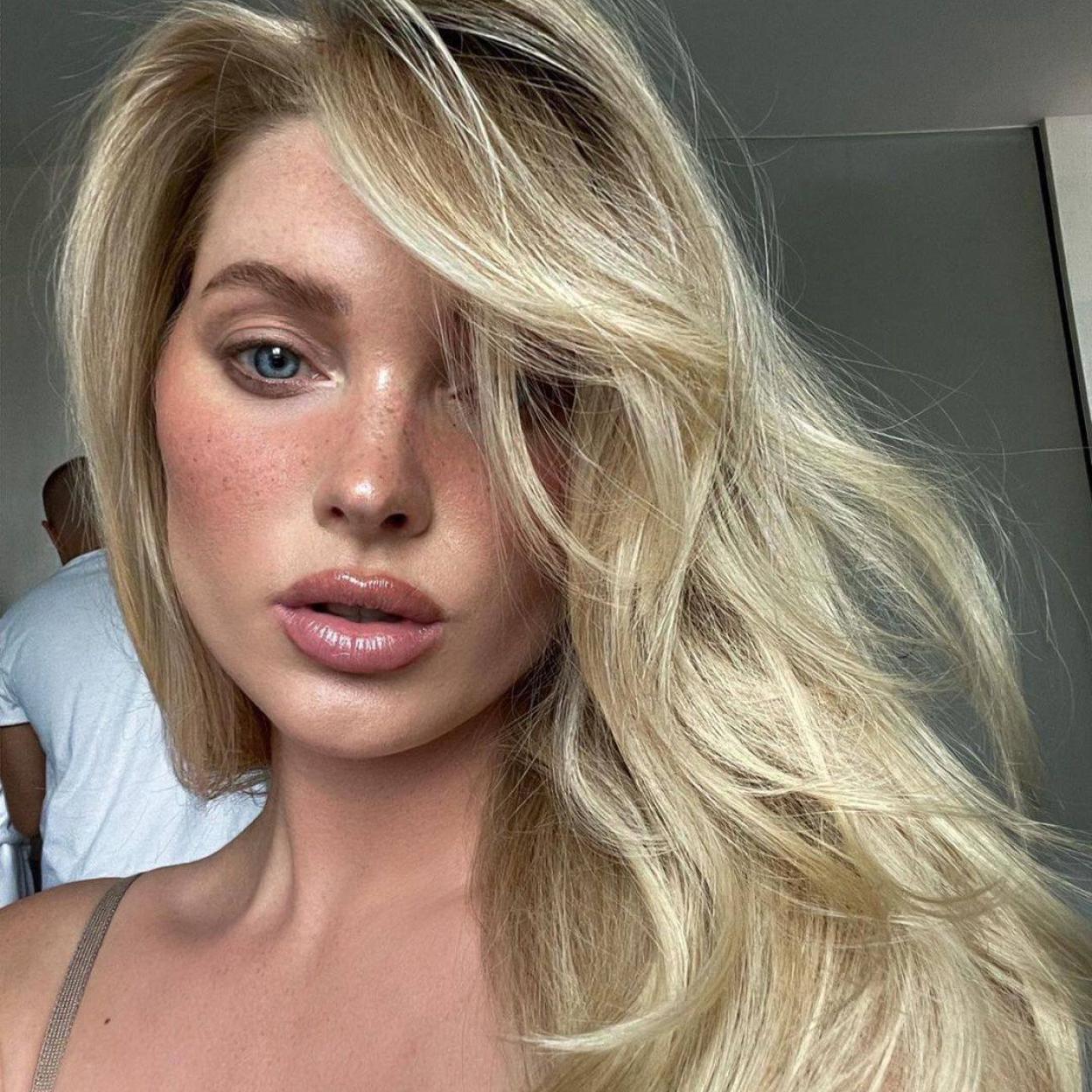 Pincha en la imagen para ver Ácido tranéxamico, vitamina C y niacinamida: la cominación de activos perfecta para una piel lisa, luminosa y rejuvenecida a partir de los 40