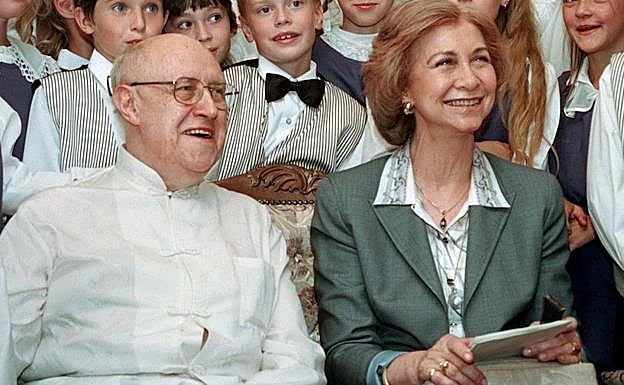 La reina Sofía junto a su gran amigo, el genio ruso del violonchelo Mstislav Rostropóvich. 