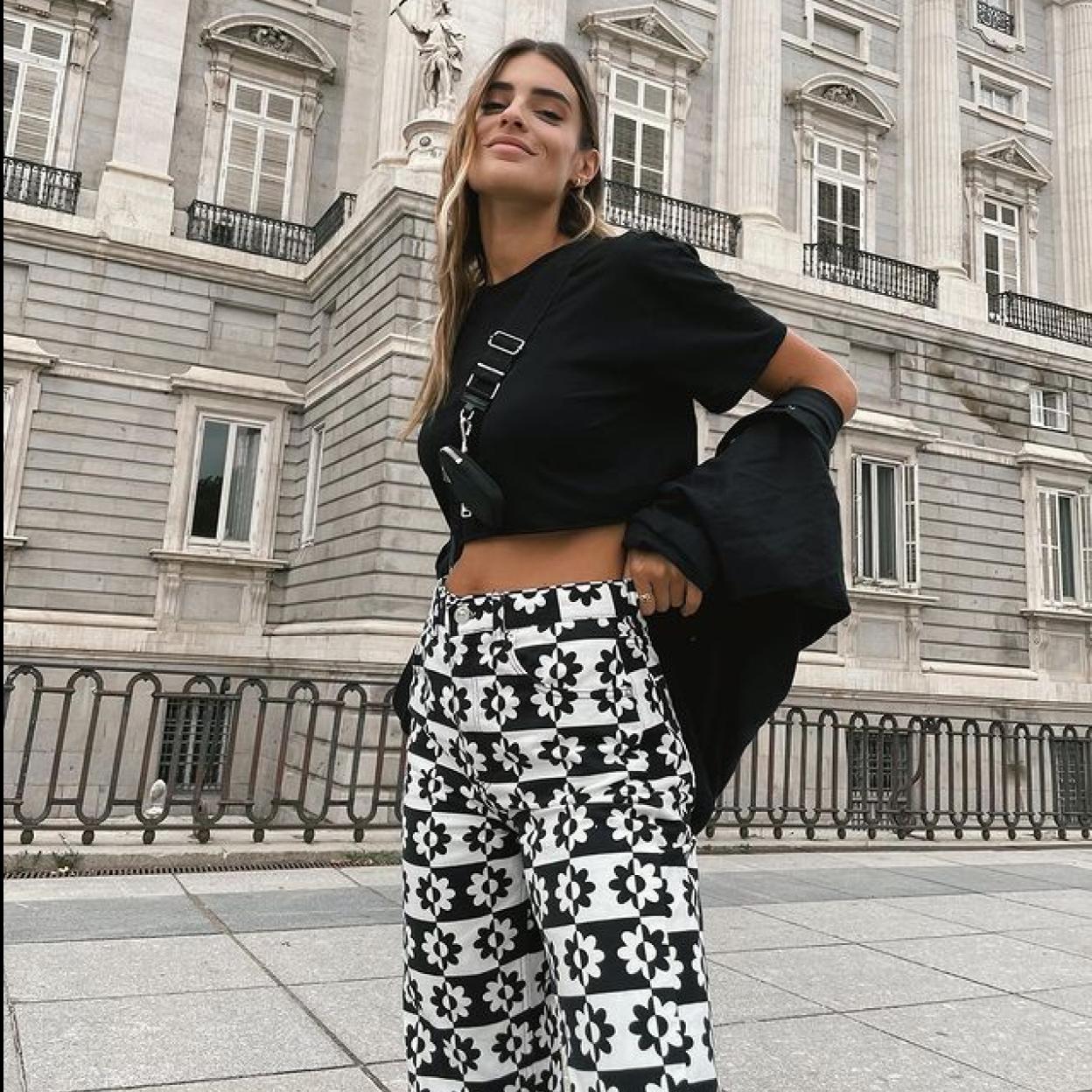 Pincha en la imagen para ver 8 pantalones que son perfectos para los looks de diario y cuestan menos de 20 euros.