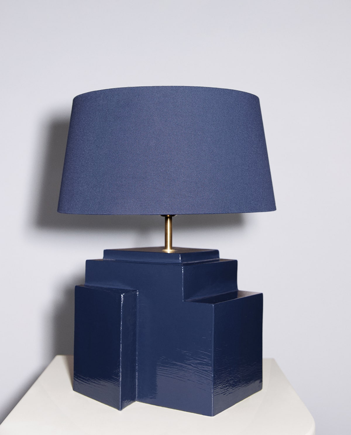 La colección Kassl Edition de Zara y Zara Home ha revolucionado la firma de Inditex, y nosotras nos hemos enamorado de esta lámpara de diseño (149 euros) que es una auténtica obra de arte.