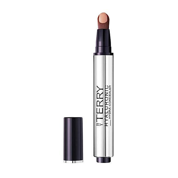 Hyaluronic Hydra-Concealer de By Terry. (35,95 euros en Lookfantastic).