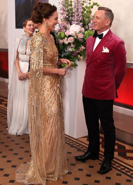 Imagen - Kate Middleton, impresionante con su vestido joya de Jenny Packham, bien podría parecer la nueva 'chica Bond'. Foto: GTRES