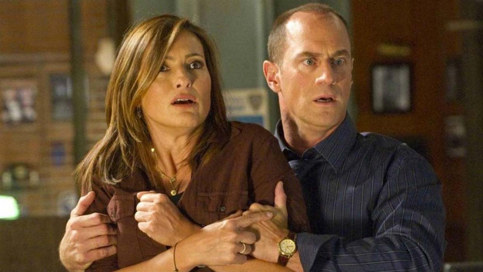 Christopher Meloni retoma su papel de Elliot Stabler, regresando a la policía de Nueva York para luchar contra el crimen organizado después de una devastadora pérdida personal. Stabler tendrá como objetivo reconstruir su vida como parte de un nuevo grupo de trabajo de élite que está destruyendo a los sindicatos criminales más poderosos de la ciudad uno por uno. El proyecto, primer spin-off de Unidad de Víctimas Especiales, sigue los casos del detective Elliot Stabler en su regreso a la ciudad de Nueva York, ahora como parte de una unidad de élite enfocada en resolver crímenes organizados. Dylan McDermott, Danielle Mone Truitt, Tamara Taylor y Ainsley Seiger también participan en la serie.