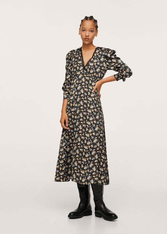 Otro vestido para los primeros días de otoño. Vestido estampado con flores de H&M (25,99 euros)