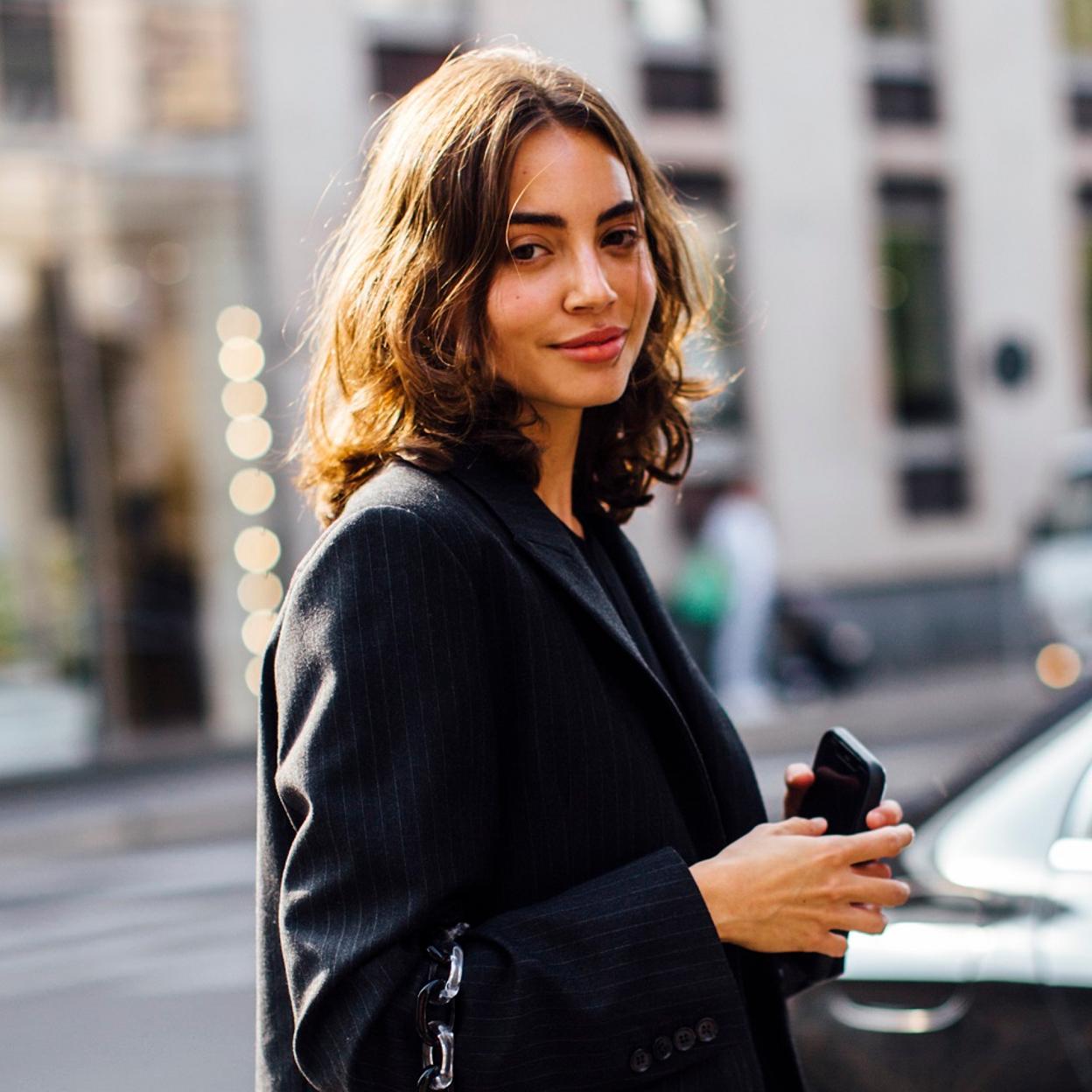 Pincha en la imagen para ver Ácido tranéxamico, vitamina C y niacinamida: la cominación de activos perfecta para una piel lisa, luminosa y rejuvenecida a partir de los 40