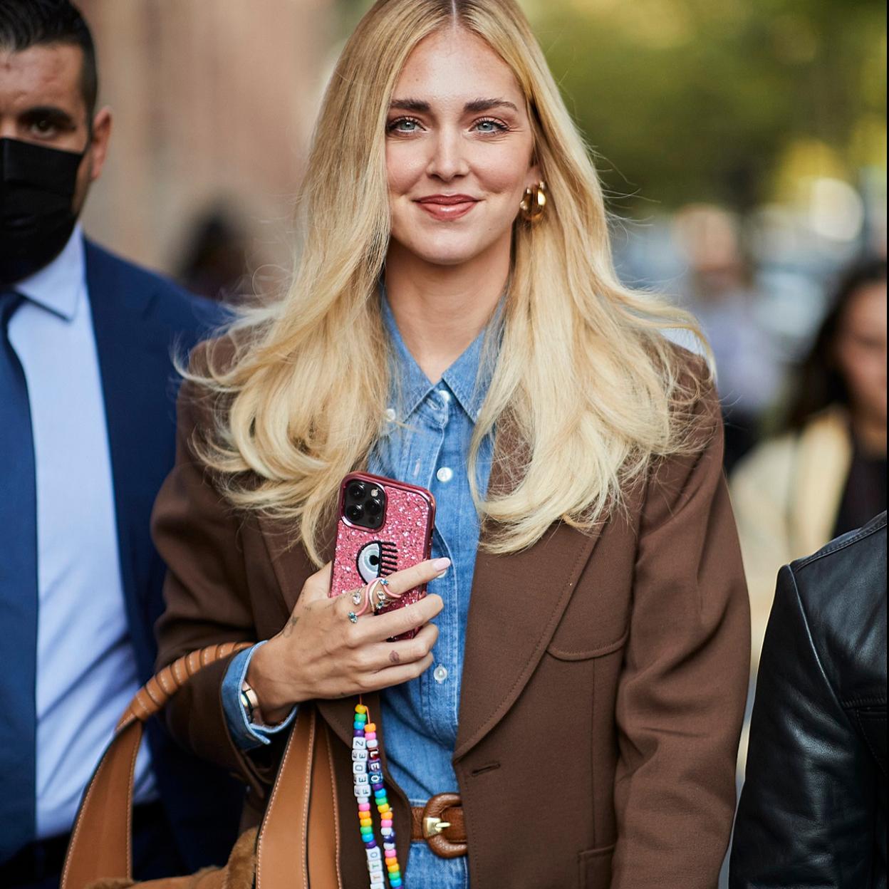 Si buscas una blazer aún más colorida, apuesta por la verde, el otro tono tendencia del otoño. Pincha en la imagen para descubrir 6 diseños diferentes que te van a conquistar.