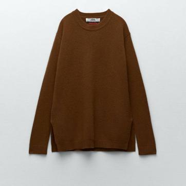 Imagen secundaria 1 - Trench de pana 89,95 euros / Jersey cashmere 129 euros / Jeans cigarette 39,95 euros