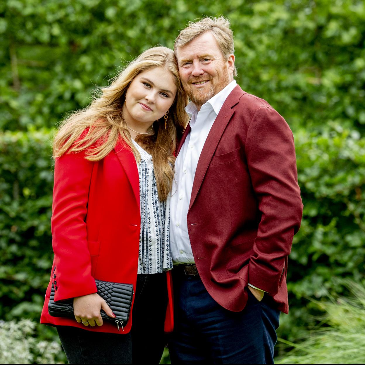 Si quieres ver los mejores looks de la princesa Catalina amalia de Holanda, pincha en la imagen.