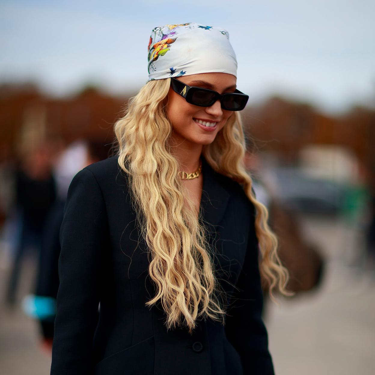 Pincha en la imagen para ver 9 productos para que recuperar tus rizos definidos con el curly girl method sea mucho más efectivo.