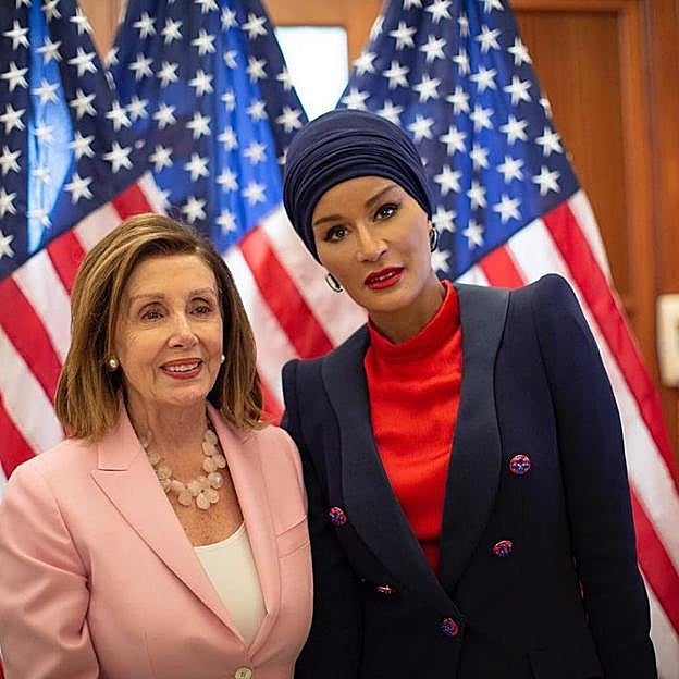 La ex jequesa de Catar con Nacy Pelosi