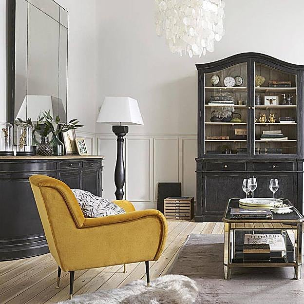 El truco deco para tener un salón más cálido son estas sillas amarillas muy baratas