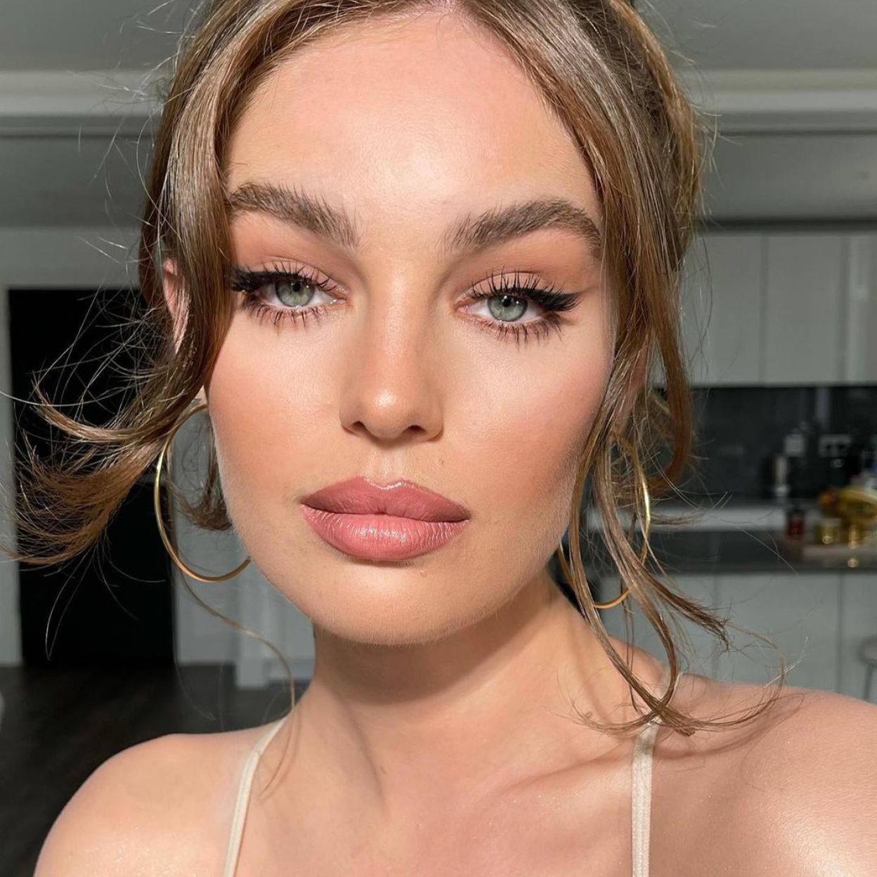 Pincha en la imagen para ver Cremas para cuello y escote que ayudan a recuperar la firmeza y acabar con las arrugas