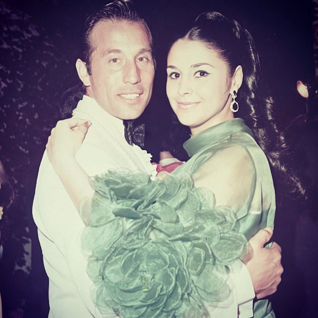 La foto de juventud de Victoriano Valencia y Paloma Díaz que Paloma Cuevas ha compartido en su perfil de Instagran para celebrar sus bodas de oro.