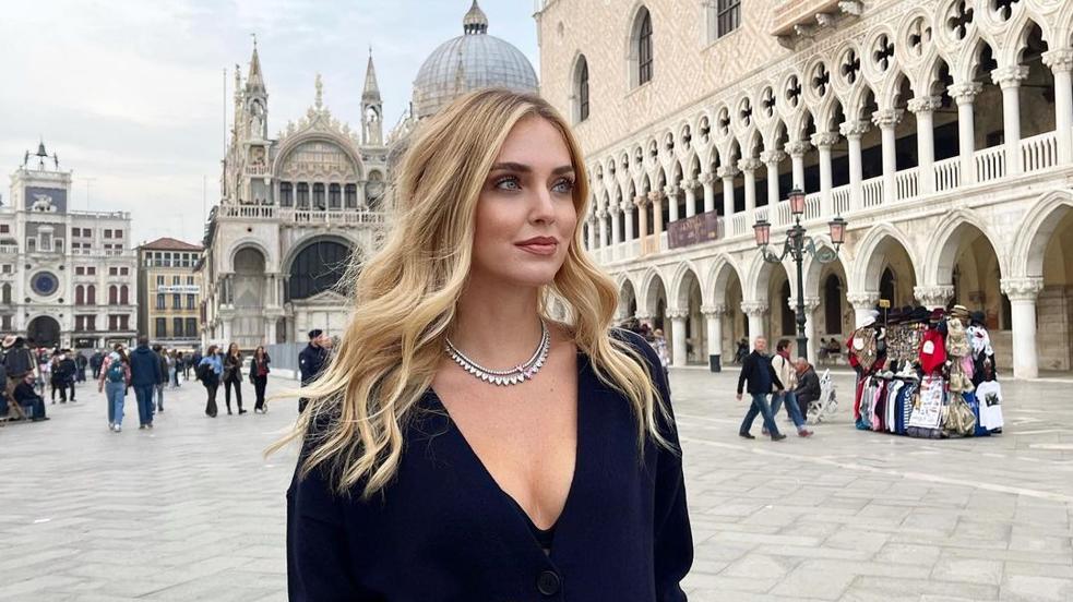 Colgantes con cadena, el accesorio que cambia tus looks. 