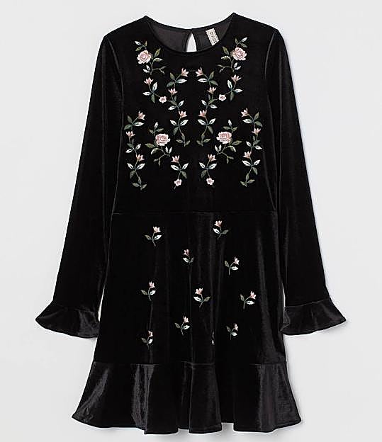 Imagen principal - Camiseros, maxi o retro: los vestidos de terciopelo son los más elegantes de la temporada